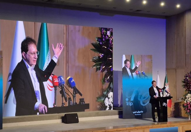 آغاز فعالیت ناوگان تمام‌برقی تاکسی‌های دات‌وان‌تریپ در کرج با حضور بابک زنجانی