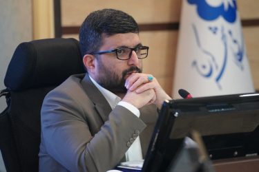 «کت‌وشلواری‌هایی» که فضای سبز شهر را خشک می‌کنند