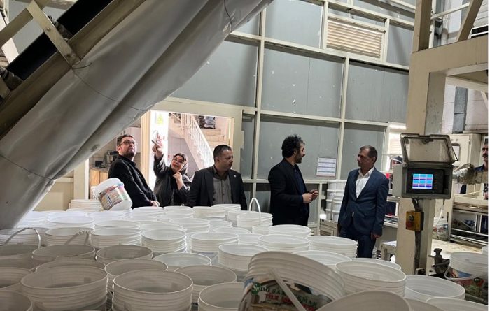 تولیدکنندگان غیرمجاز «چسب کاشی» در تیررس قانون