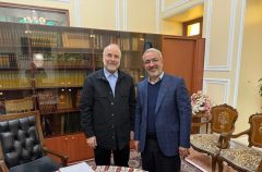 رایزنی شهردار کرج با رئیس مجلس برای تقویت بودجه کلانشهرها