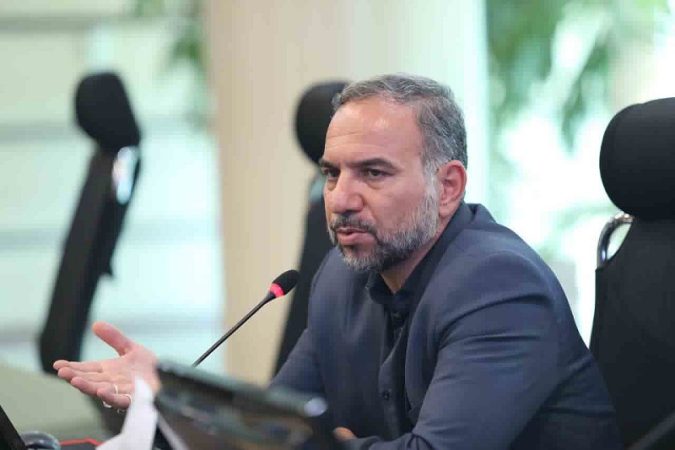 انتقاد عضو شورای شهر کرج از تعلل شهرداری در ساماندهی نظام پرداخت‌ها