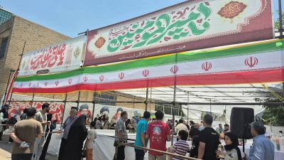 پخت و توزیع ۱۴ هزار پرس نذری در ضیافت غدیر کرج/علی زیباترین نام جهان است